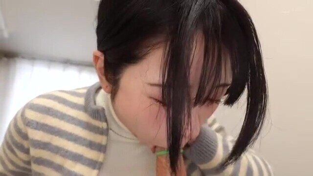 童貞チンポ咥えて発情する素人人妻の中出しナンパエロ動画